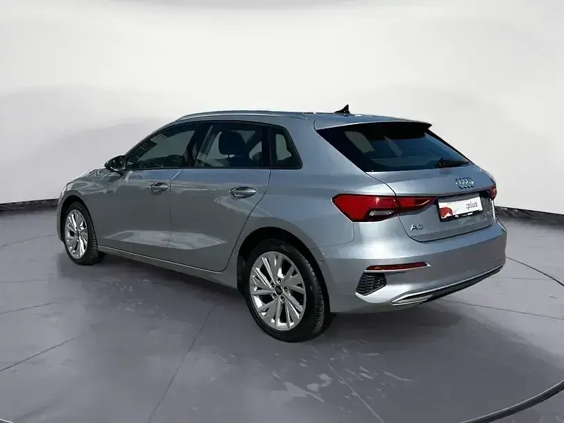 Używany Audi A3 Advanced 150 KM (110 kW) 2023 Srebrny Sedan/Limuzyna