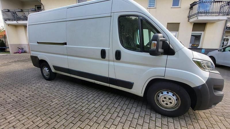 Second-hand Citroën Jumper 165 CP (121 kW) 2019 Alb Monovolum