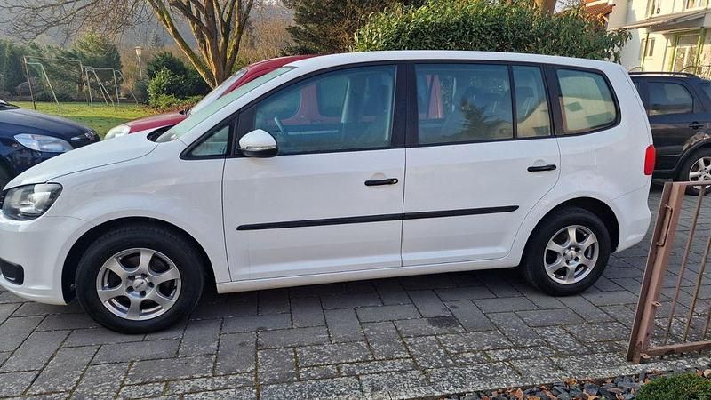 Gebraucht VW Touran 105 PS (77 kW) 2011 Weiß Van / Kleinbus