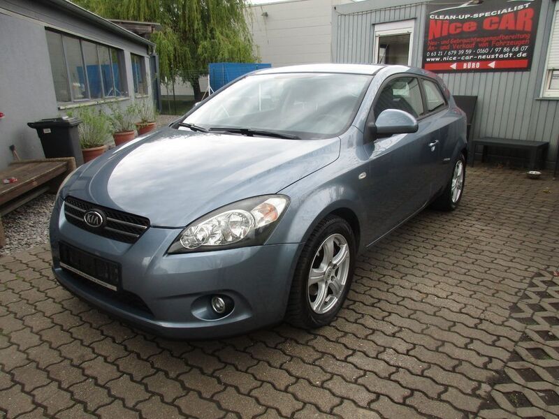 Blau Gebraucht 2010 Kia ProCeed EX Kleinwagen | 4.899 € - Bild 1/4