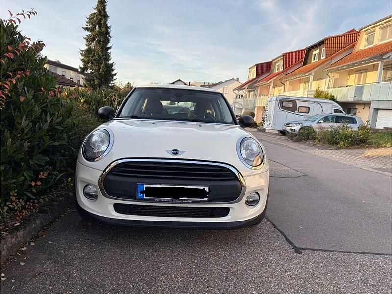 Weiß Gebraucht 2015 Mini ONE Kleinwagen | 9.100 € (Fairer Preis) - Bild 1/4