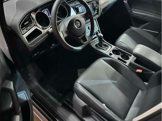 Gebraucht VW Touran Comfortline 116 PS (85 kW) 2020 Weiß Van / Kleinbus