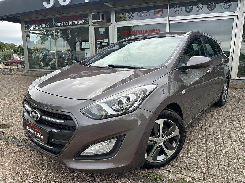 Braun Gebraucht 2015 Hyundai i30 Kombi | 7.690 € (Etwas zu teuer) - Bild 1/4