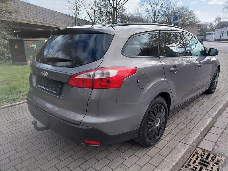 Gebraucht Ford Focus Trend 116 PS (85 kW) 2011 Braun Limousine