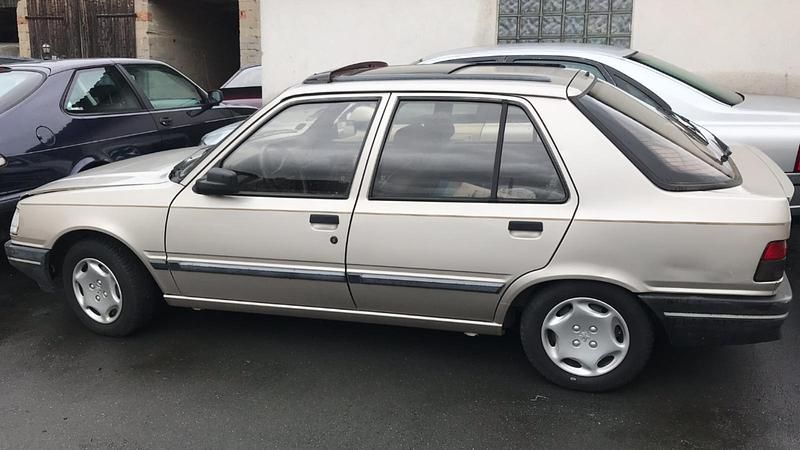 Gebraucht Peugeot 104 98 PS (72 kW) 1990 Beige Limousine
