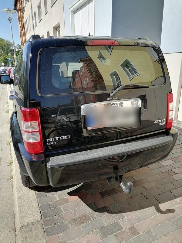 Schwarz Gebraucht 2007 Dodge Nitro SXT SUV | 4.399 € (Guter Preis) - Bild 1/4