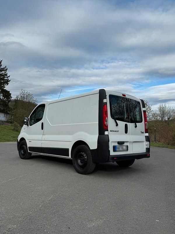 Gebraucht Renault Trafic 115 PS (84 kW) 2008 Weiß Van / Kleinbus