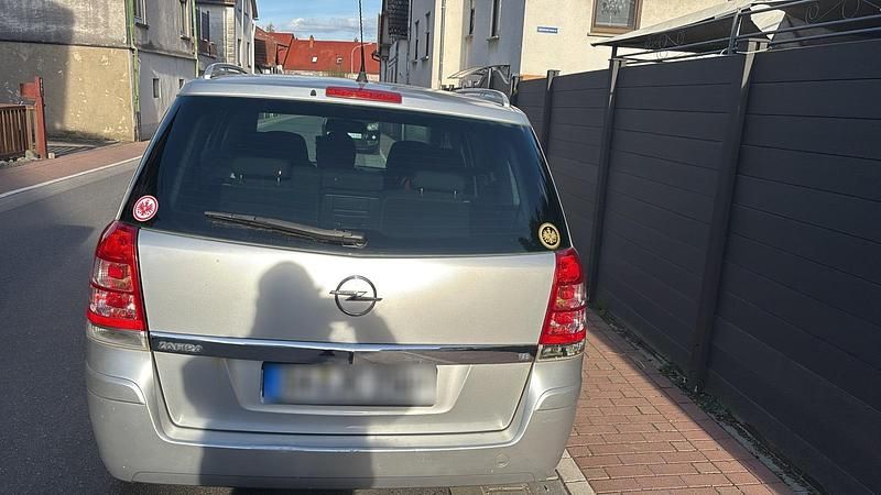 Gebraucht Opel Zafira 140 PS (102 kW) 2006 Silber Van / Kleinbus