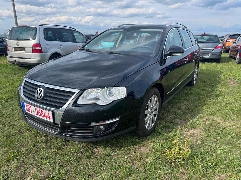 Schwarz Gebraucht 2010 VW Passat Kombi | 3.300 € (Fairer Preis) - Bild 1/4
