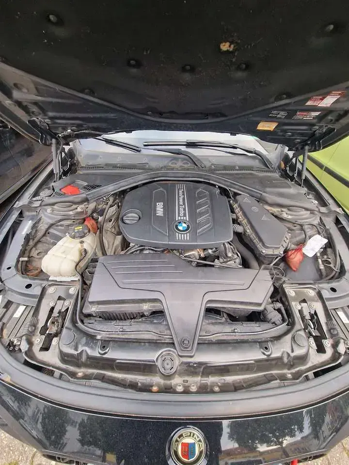 Gebraucht BMW 318 143 PS (105 kW) 2015 Schwarz Kombi