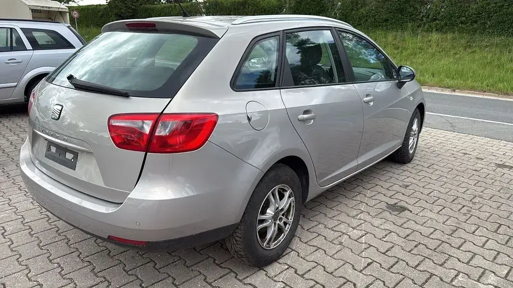 Usata Seat Ibiza 105 CV (77 kW) 2011 Berlina