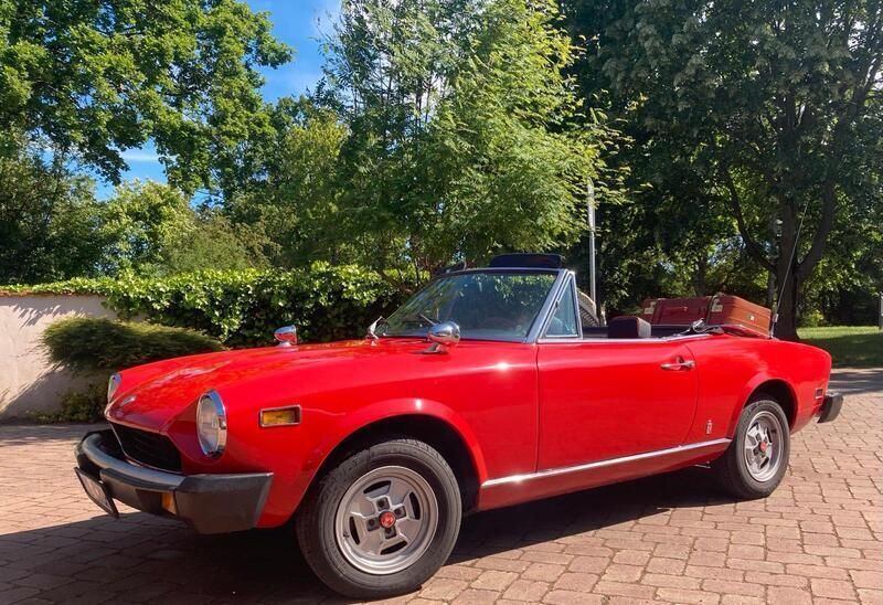 Rot Gebraucht 1978 Fiat 124 Spider Sport Cabrio | 17.000 € - Bild 1/4