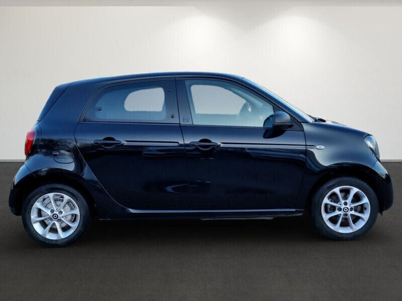 Gebraucht Smart ForFour Electric Drive Passion 60 kW (82 PS) 2019 (schwarz) Limousine