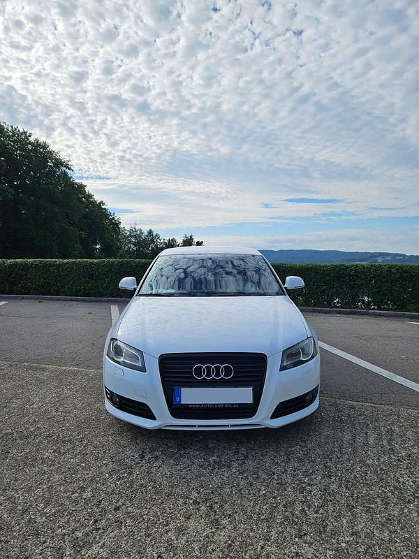 Weiß Gebraucht 2009 Audi A3 S-Line Limousine | 4.500 € (Fairer Preis) - Bild 1/4