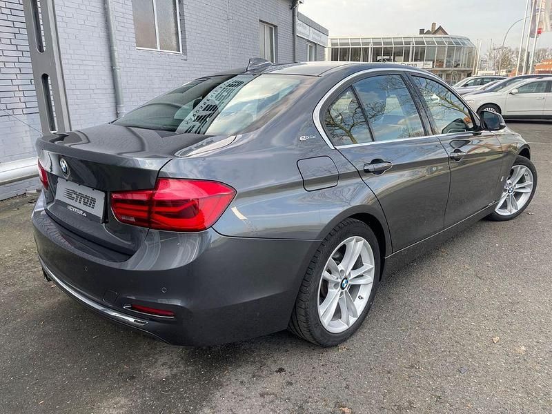 Gebraucht BMW 330e Luxury Line 252 PS (185 kW) 2018 Grau Limousine