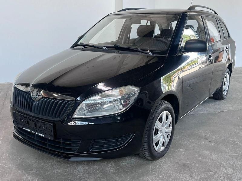 Schwarz Gebraucht 2011 Skoda Fabia Classic Kombi | 4.399 € (Fairer Preis) - Bild 1/4
