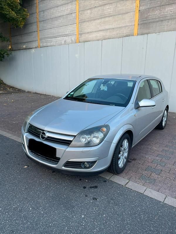 Gebraucht Opel Astra 105 PS (77 kW) 2004 Silber Kleinwagen