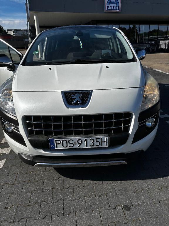 Weiß Gebraucht 2010 Peugeot 3008 Premium Limousine | 4.500 € (Fairer Preis) - Bild 1/4