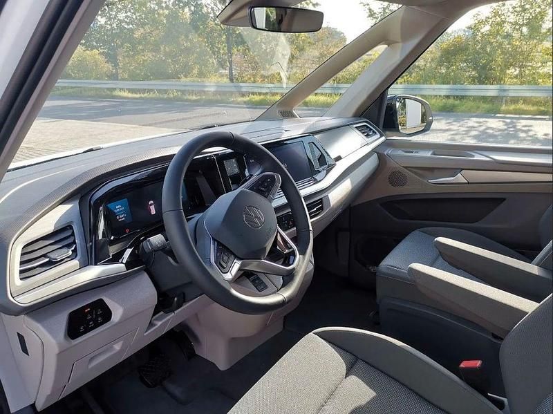 Gebraucht VW Multivan Life 136 PS (100 kW) 2023 Weiß Van