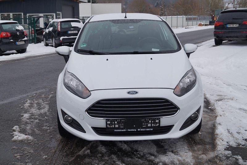 Gebraucht Ford Fiesta SYNC Edition 80 PS (58 kW) 2015 Weiß Kleinwagen