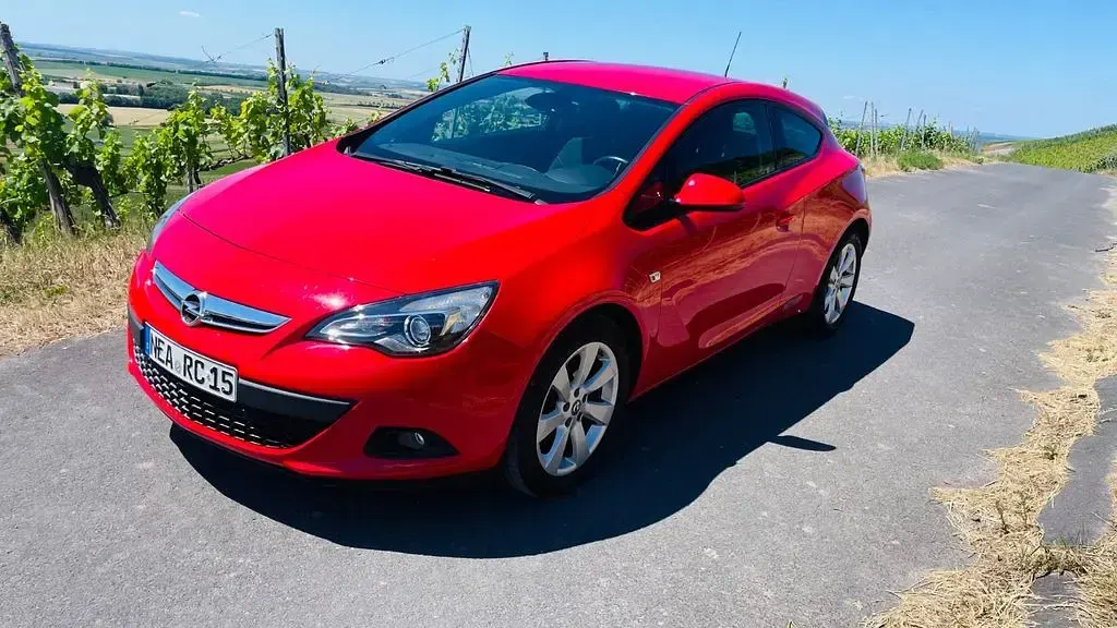 Gebraucht Opel Astra GTC 140 PS (102 kW) 2012 Rot Limousine
