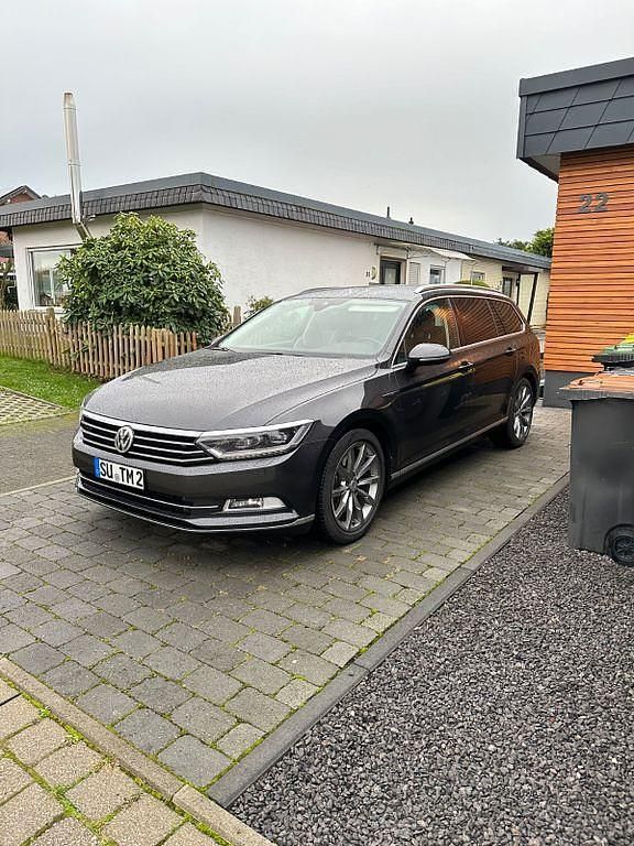 Grau Gebraucht 2018 VW Passat Kombi | 17.500 € (Fairer Preis) - Bild 1/4