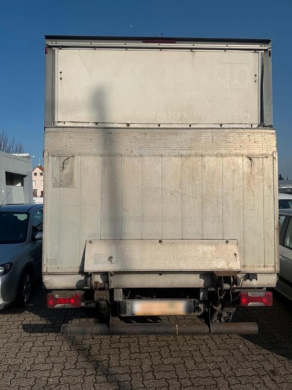 Gebraucht Iveco Daily 150 PS (110 kW) 2017 Weiß Limousine