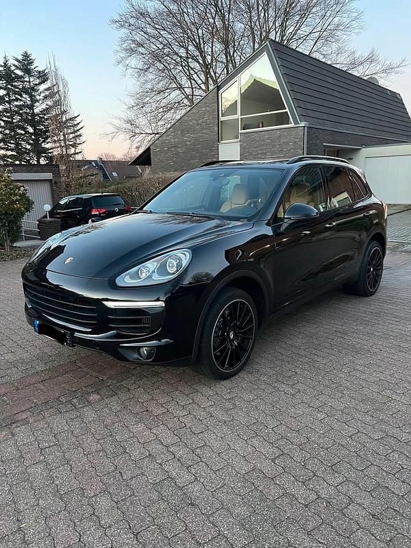 Second-hand Porsche Cayenne 270 CP (198 kW) 2016 Negru SUV
