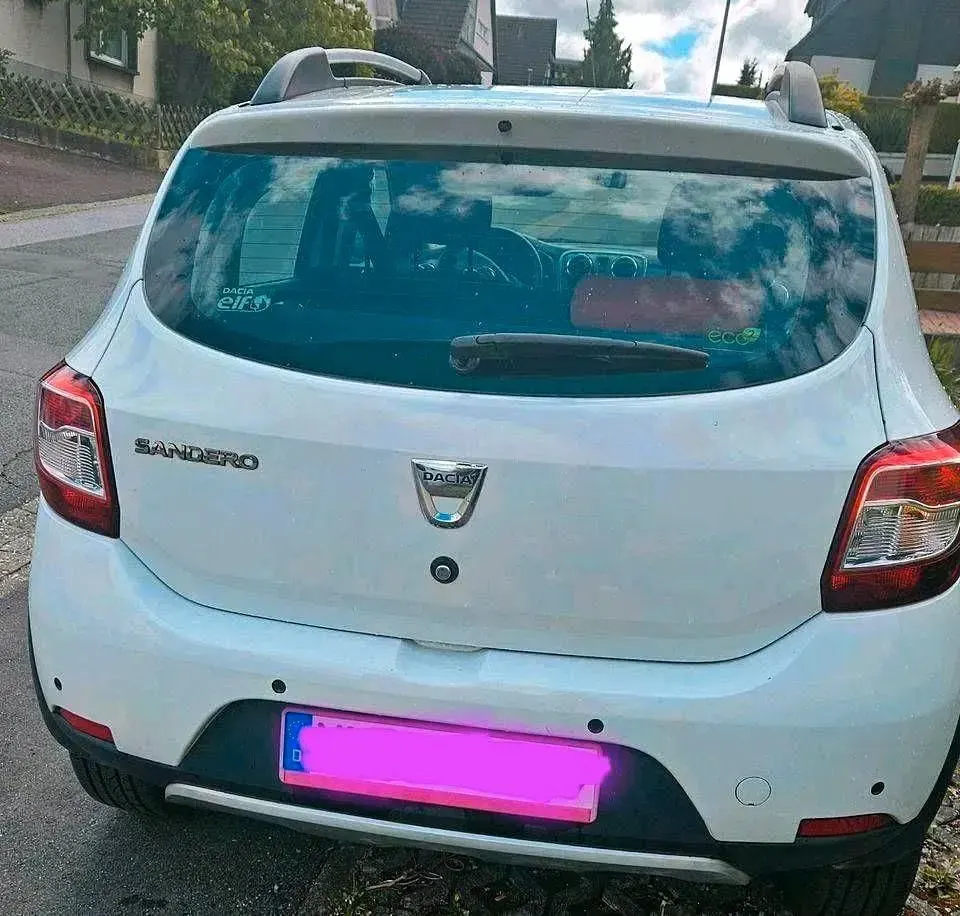 Gebraucht Dacia Sandero Expression 90 PS (66 kW) 2013 Weiß Kleinwagen