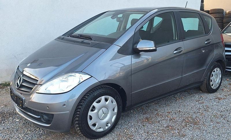 Gebraucht Mercedes A180 Elegance 116 PS (85 kW) 2011 Grau Kleinwagen