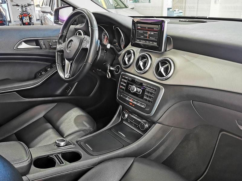 Gebraucht Mercedes GLA200 156 PS (114 kW) 2014 Schwarz SUV