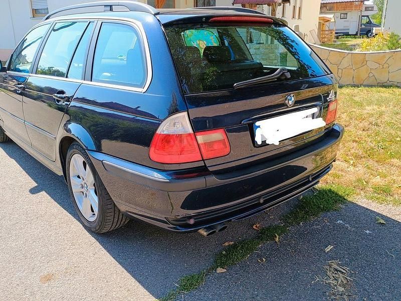Blau Gebraucht 2002 BMW 320 Kombi | 2.000 € (Guter Preis) - Bild 1/4