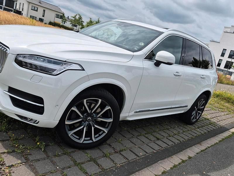 Weiß Gebraucht 2017 Volvo XC90 Inscription SUV | 31.500 € (Teuer) - Bild 1/4