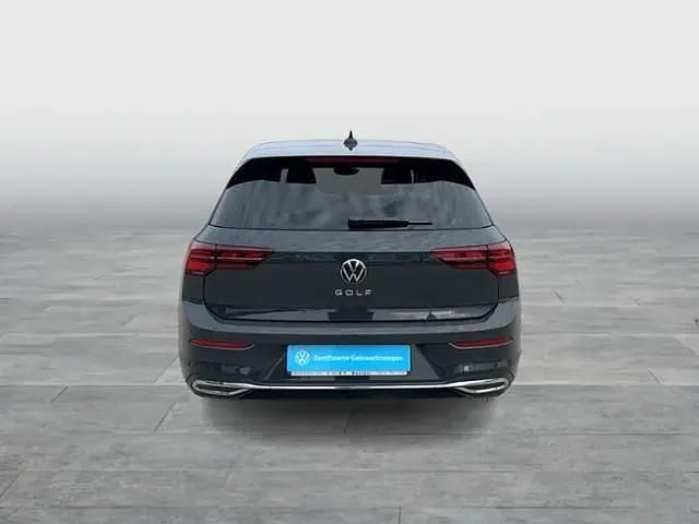 Gebraucht VW Golf VIII Move 150 PS (110 kW) 2024 Grau (uranograu) Kleinwagen