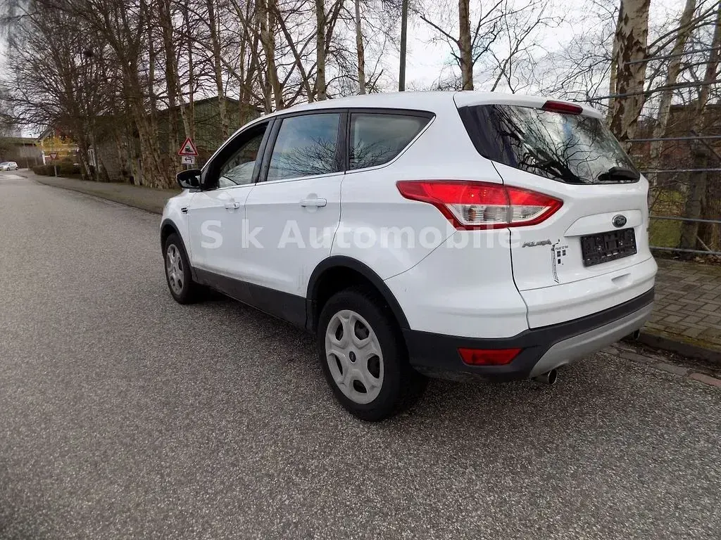 Gebraucht Ford Kuga Trend 150 PS (110 kW) 2015 Weiß SUV
