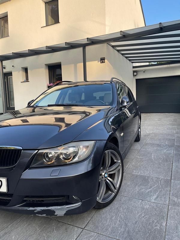 Grau Gebraucht 2006 BMW 320 Kombi | 2.499 € (Guter Preis) - Bild 1/4