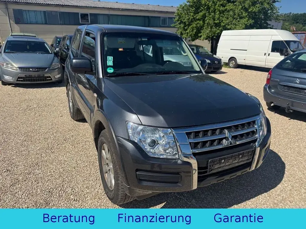 Gebraucht Mitsubishi Pajero 190 PS (139 kW) 2015 Grau SUV