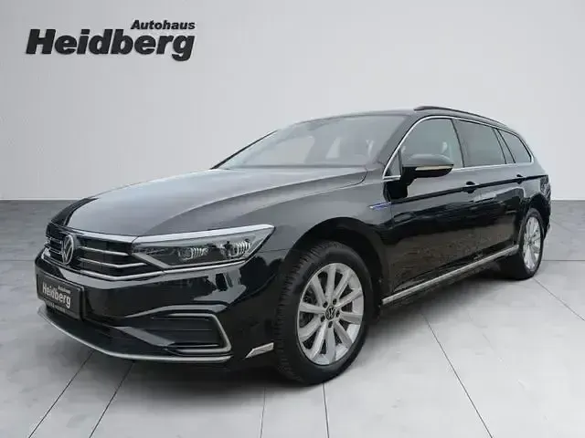 Gebraucht VW Passat Pro 218 PS (160 kW) 2020 Schwarz Kombi