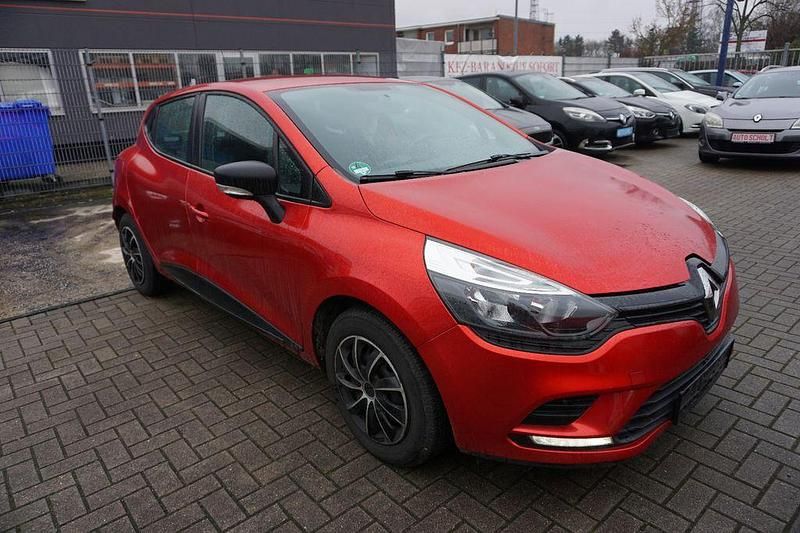 Rot Gebraucht 2018 Renault Clio IV Life Limousine | 5.500 € (Guter Preis) - Bild 1/4