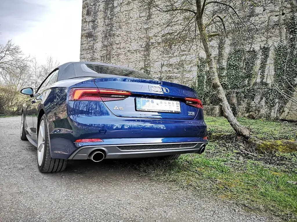 Gebraucht Audi A5 Cabriolet Sport 252 PS (185 kW) 2017 Blau Cabrio