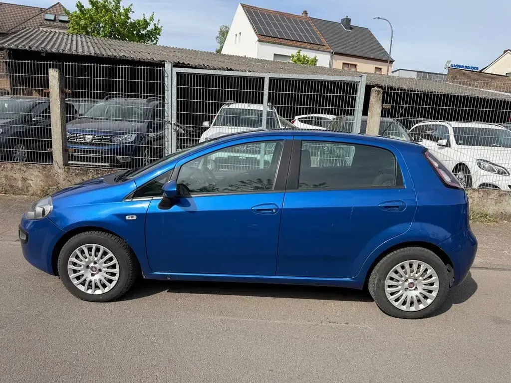 Gebraucht Fiat Grande Punto Basis 69 PS (50 kW) 2011 Blau Kleinwagen