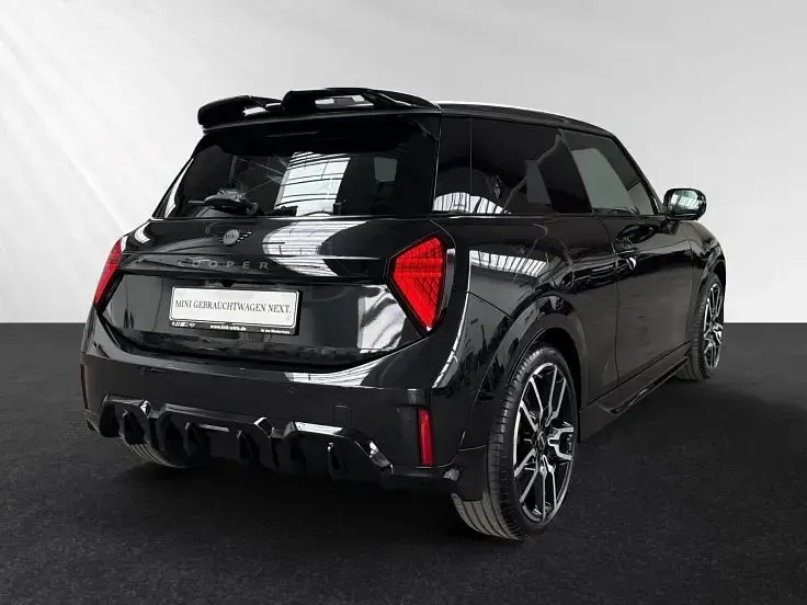 Gebraucht Mini Cooper 114 kW (156 PS) 2025 Midnight black ii Kleinwagen