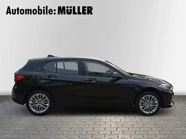 Używany BMW 120 Advantage 190 KM (139 kW) 2023 Czarny Hatchback