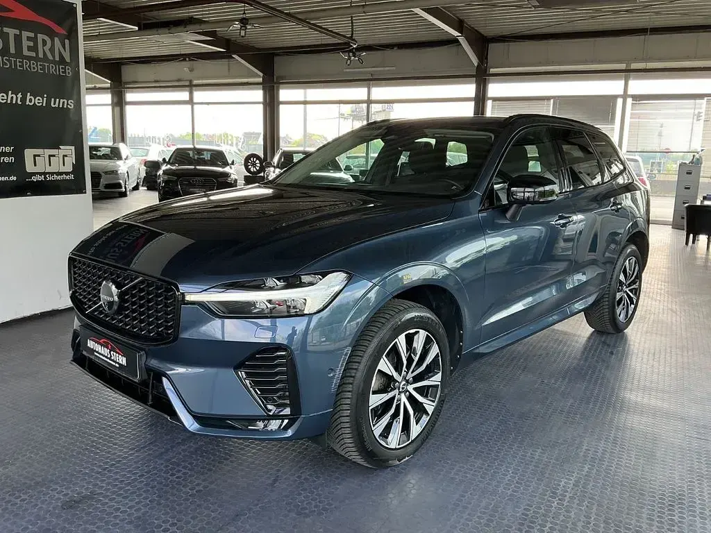 Gebraucht Volvo XC60 Plus 197 PS (144 kW) 2023 Blau SUV