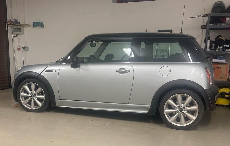 Second-hand Mini Cooper 116 CP (85 kW) 2004 Argintiu Hatchback