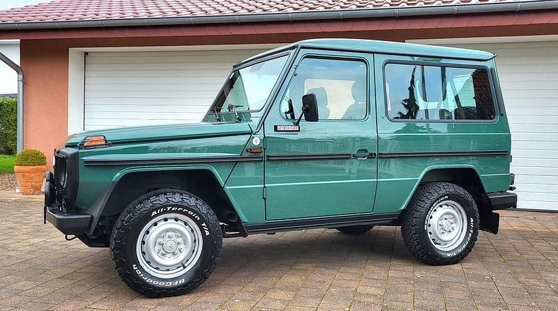Grün achatgrün Gebraucht 1999 Mercedes G290 SUV | 97.750 € - Bild 1/4