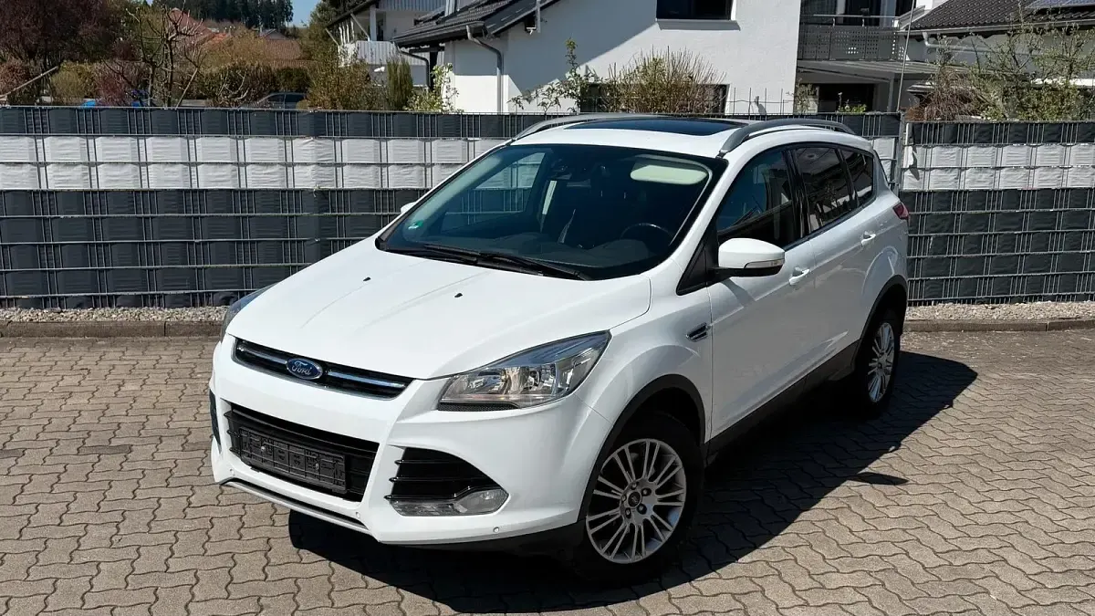 Usado Ford Kuga 140 HP (102 kW) 2014 Branco SUV