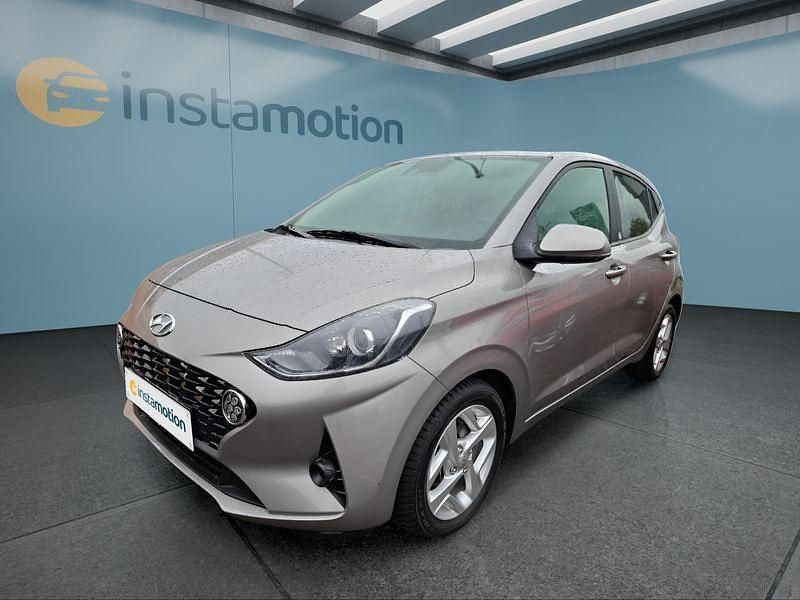 Grau Gebraucht 2021 Hyundai i10 Edition Kleinwagen | 13.299 € (Etwas zu teuer) - Bild 1/4