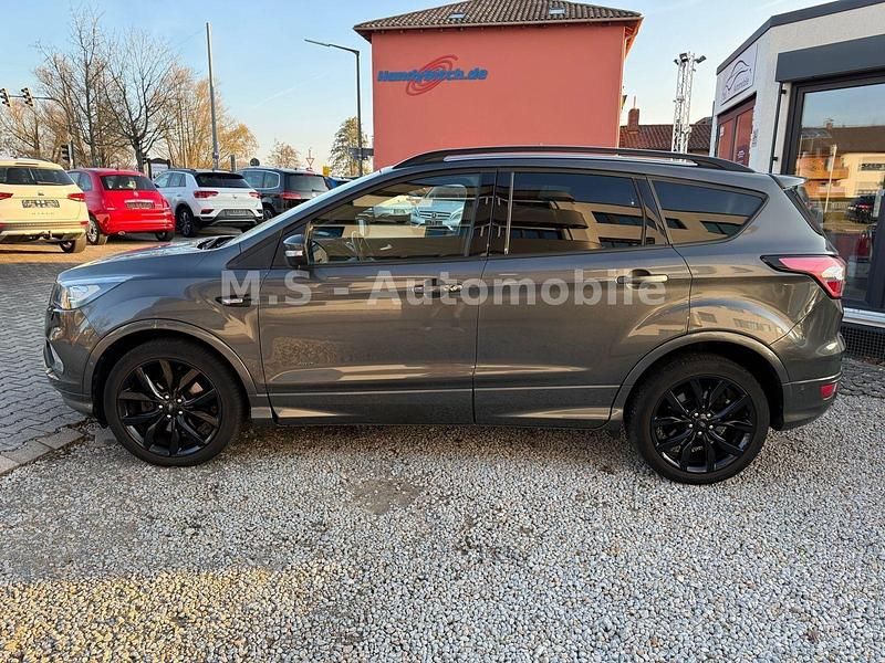 Gebraucht Ford Kuga ST-Line 175 PS (128 kW) 2019 Grau SUV