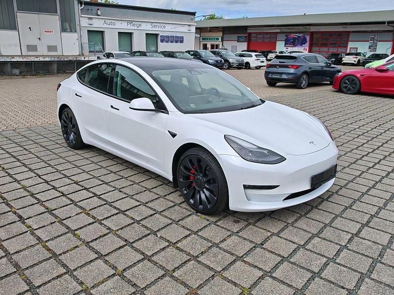 Weiß Gebraucht 2022 Tesla Model 3 Performance Limousine | 33.470 € (Fairer Preis) - Bild 1/4